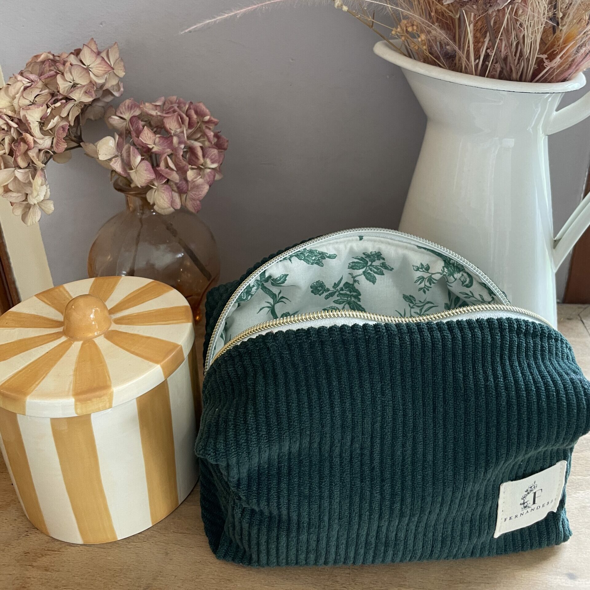 Trousse à maquillage en velours côtelé vert