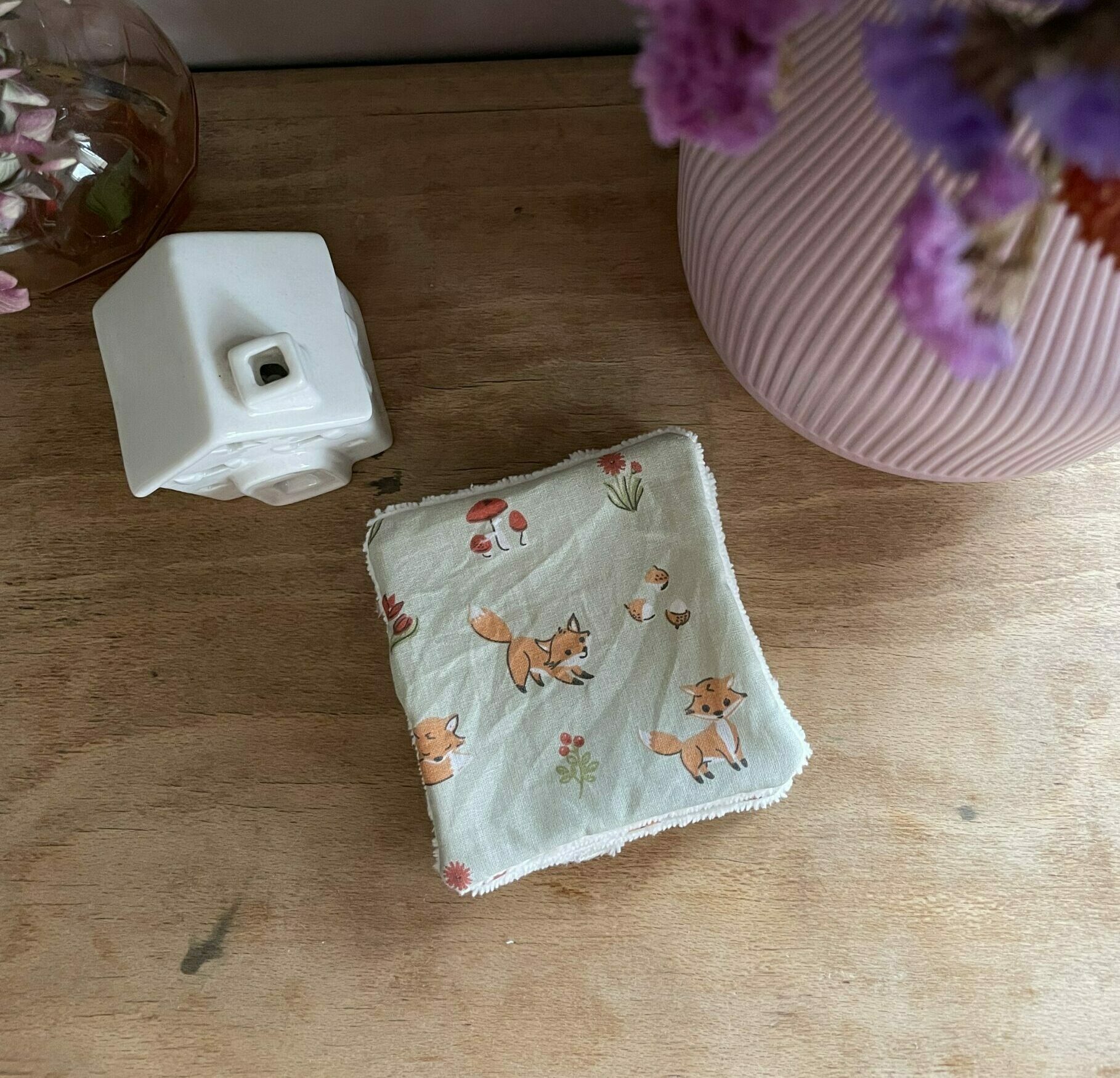 lingette de nettoyage pour enfant avec motifs de renards verts