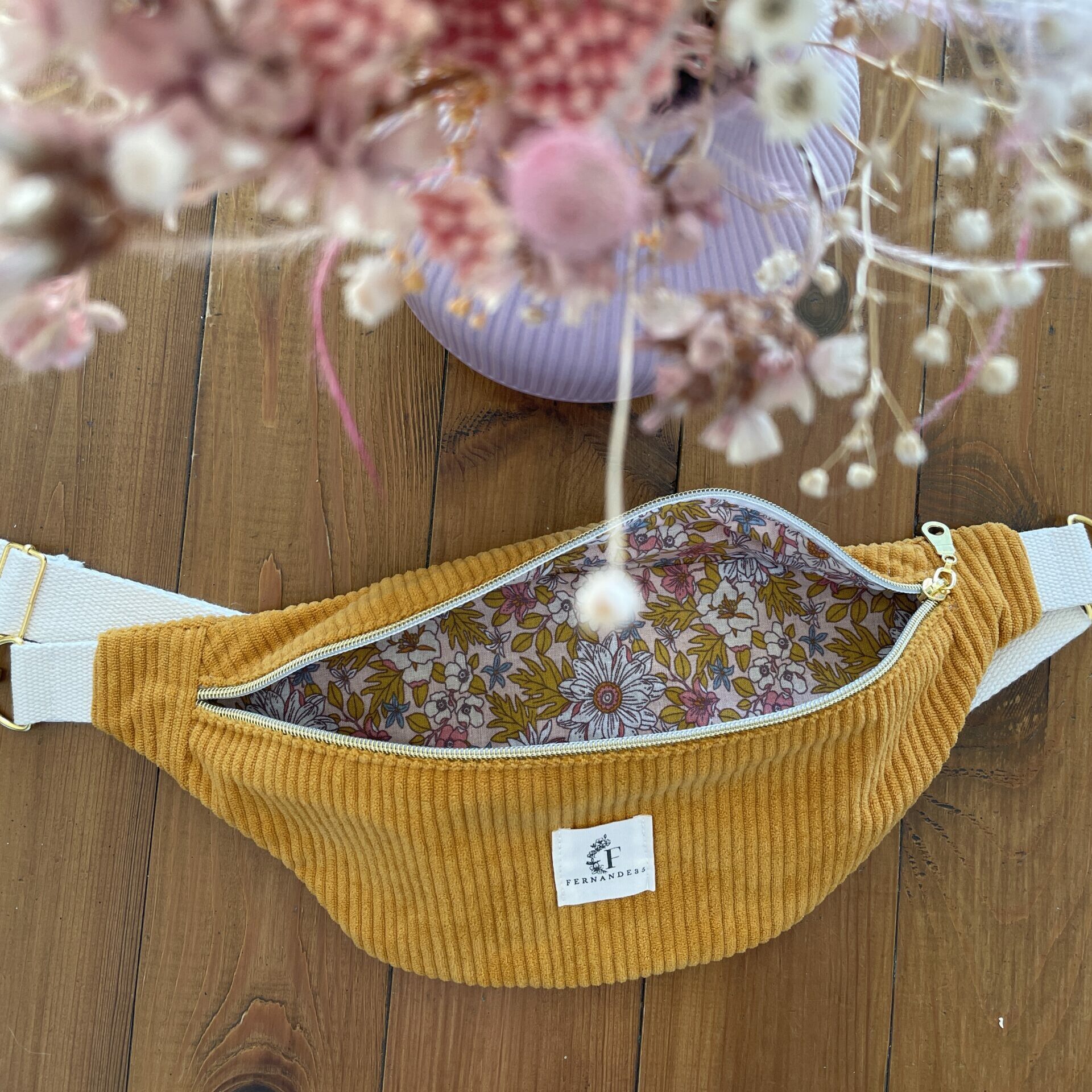 sac banane en velours côtelé couleur moutarde