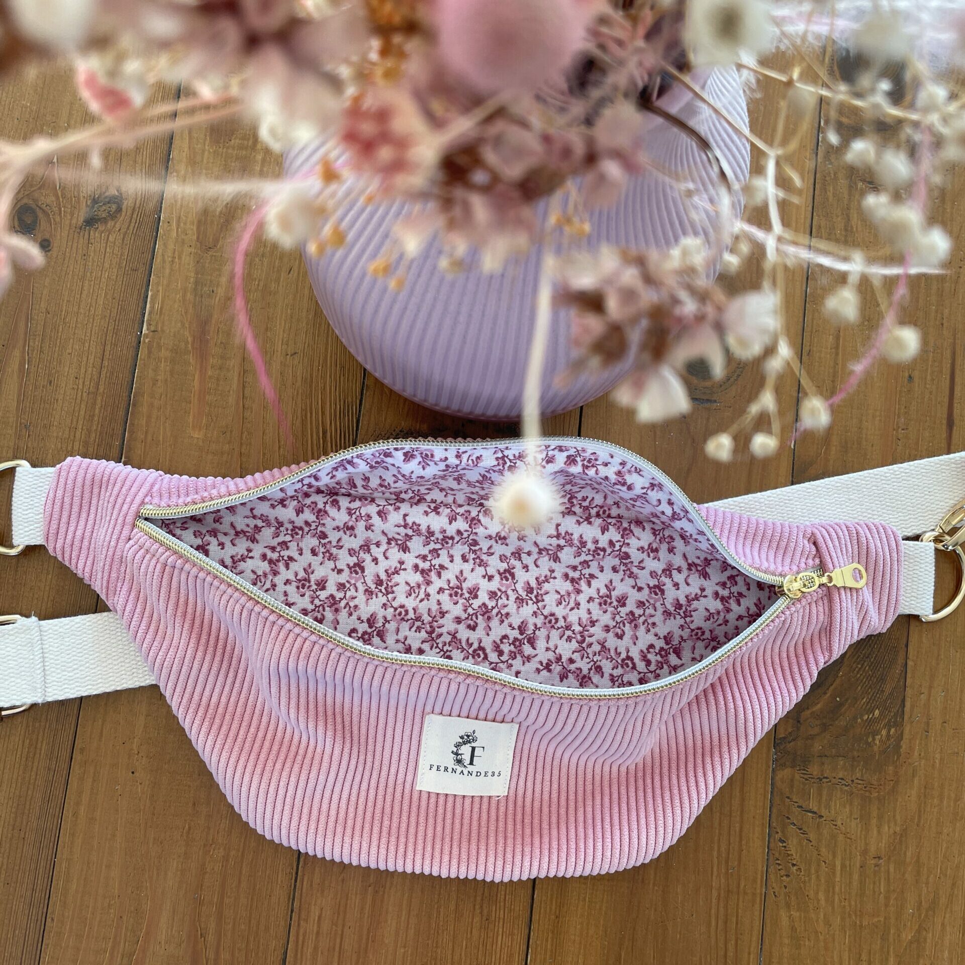 sac banane en velours côtelé rose