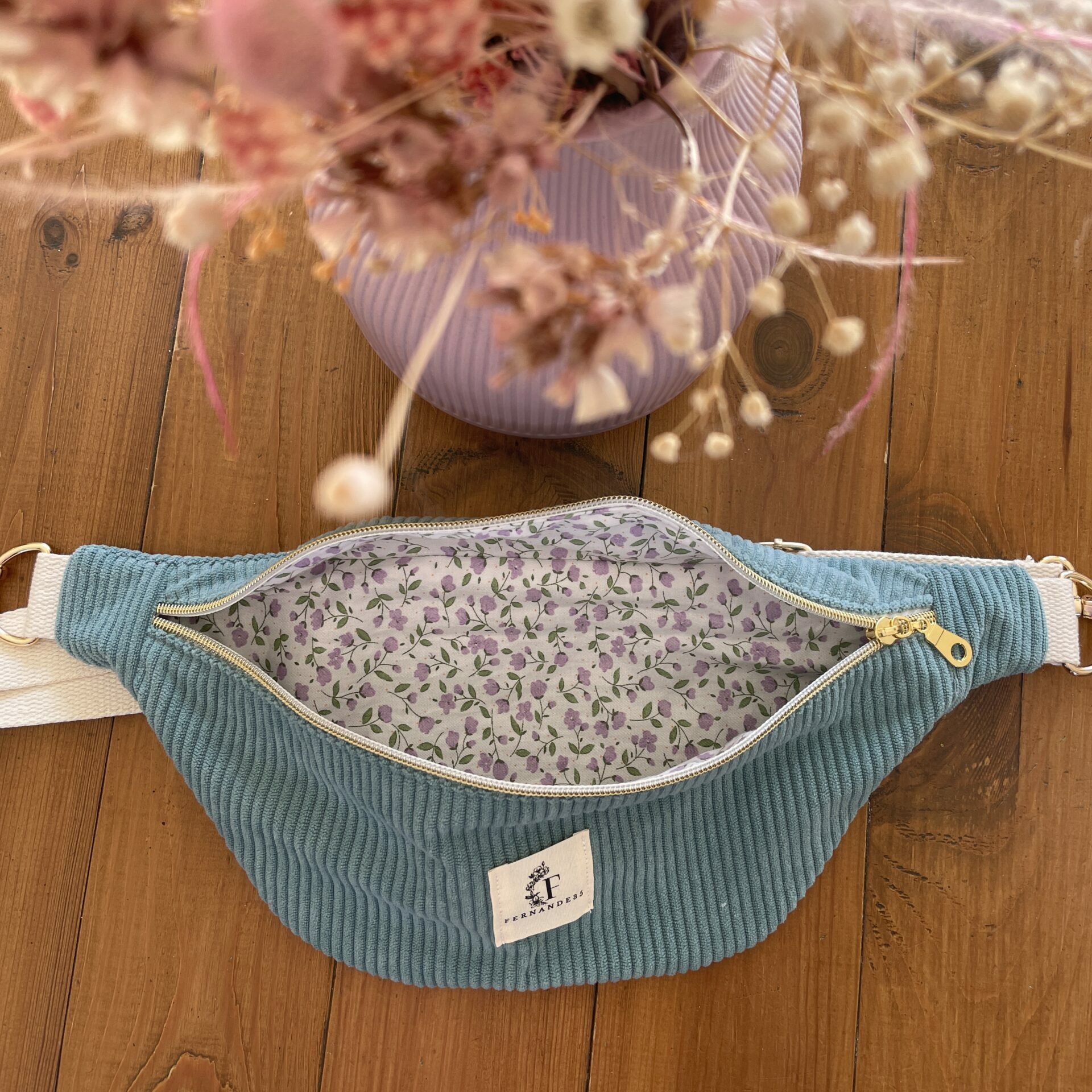 sac banane en velours côtelé vert d'eau