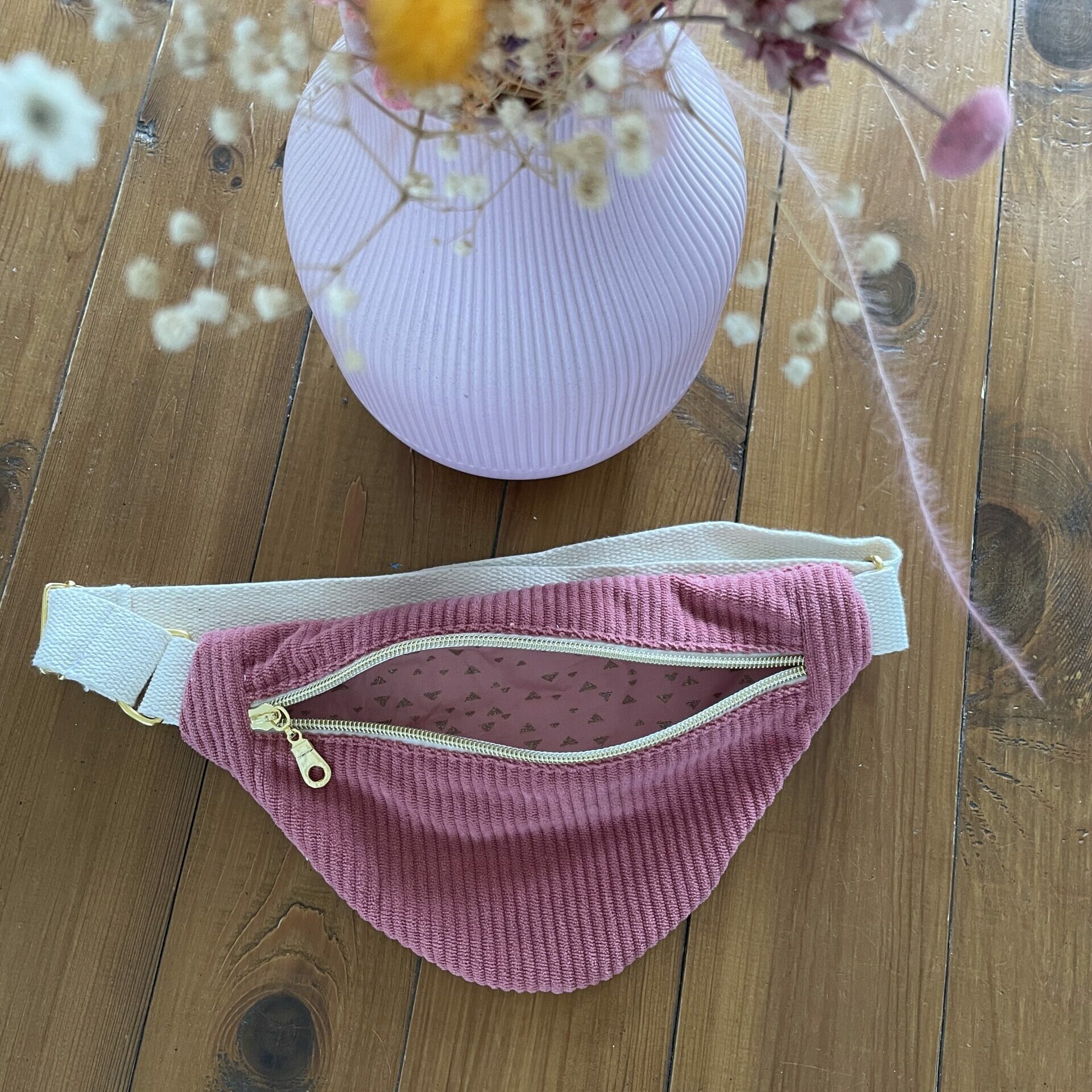 Sac banane pour enfant en velours côtelé rose