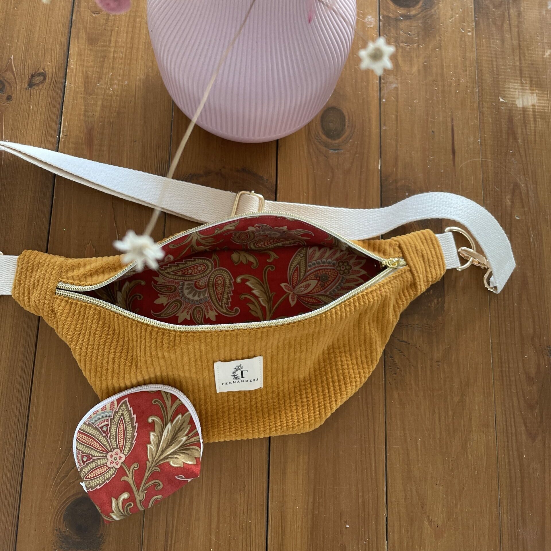 sac banane en velours côtelé moutarde avec un porte monnaie demi-lune Fernande35