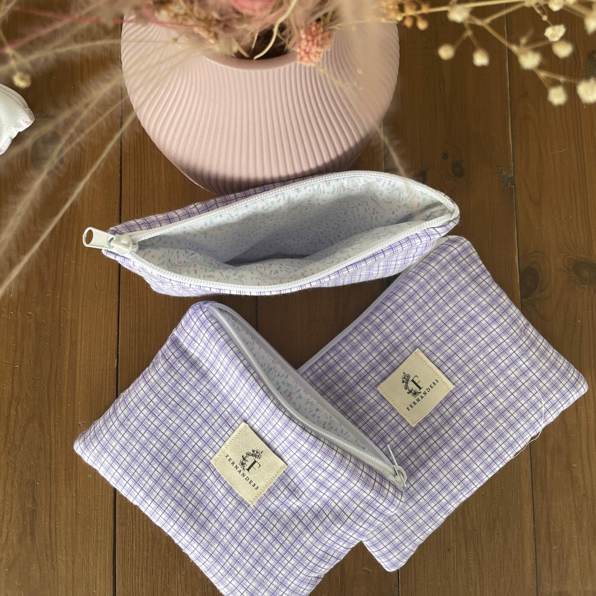 Pochette plate upcyclé Fernande35 en tissu violet